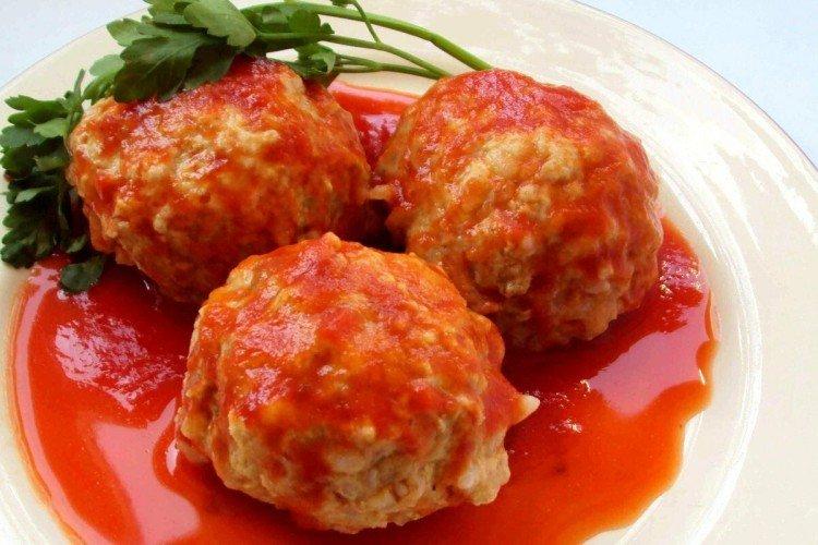 Albóndigas con arroz y col