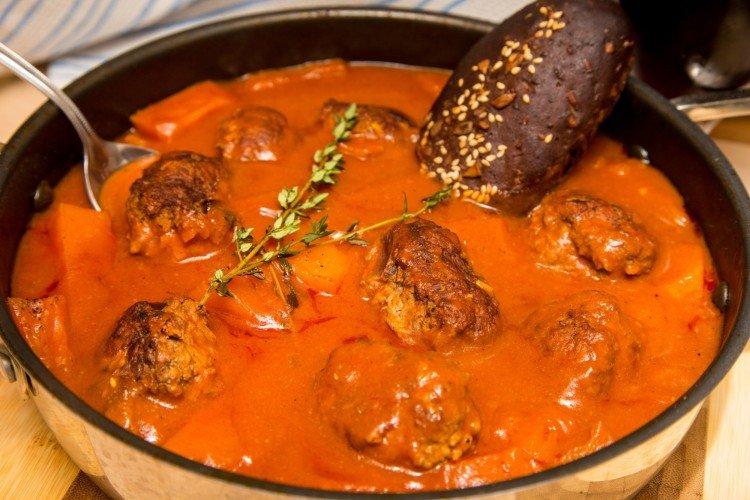 Albóndigas con salsa de calabaza