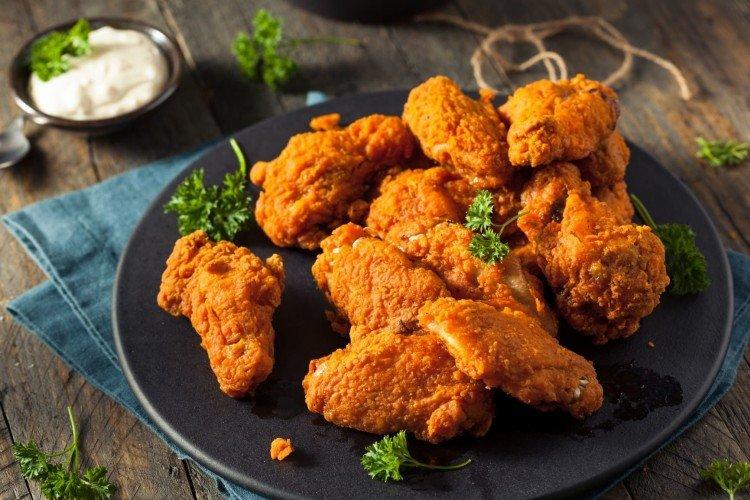 Panierte Hähnchenflügel