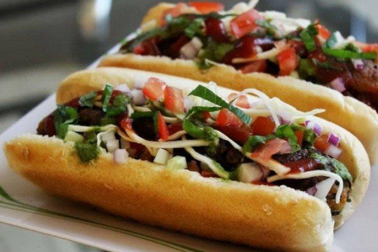 Hot Dog with Fresh Vegetables