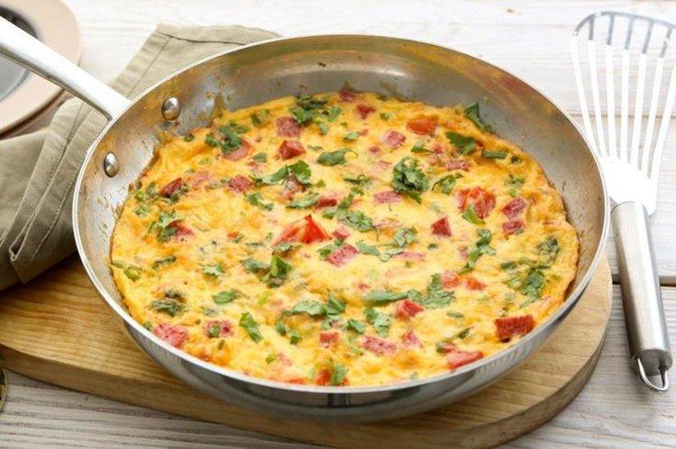 Omelet with Tomato Paste and Sausage