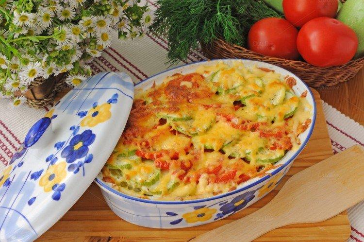 Gemüseauflauf in Tomatensoße