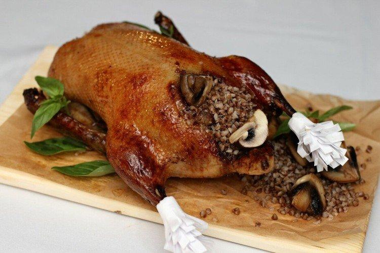 Pato con trigo sarraceno e hígado
