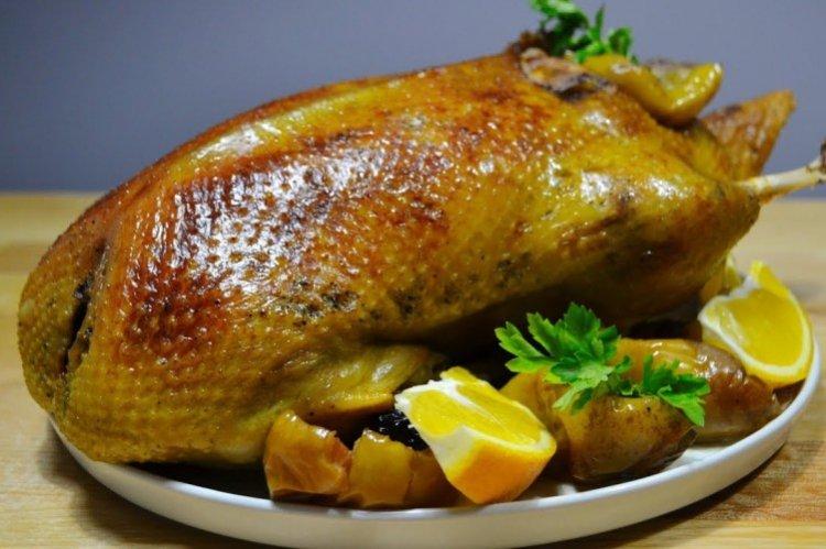 Pato asado con menta