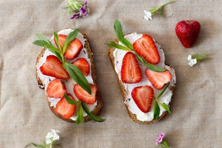 Strawberry Bruschetta for Dry Wine