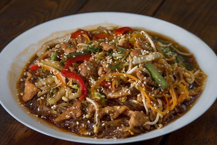 Funchosa con cerdo y verduras