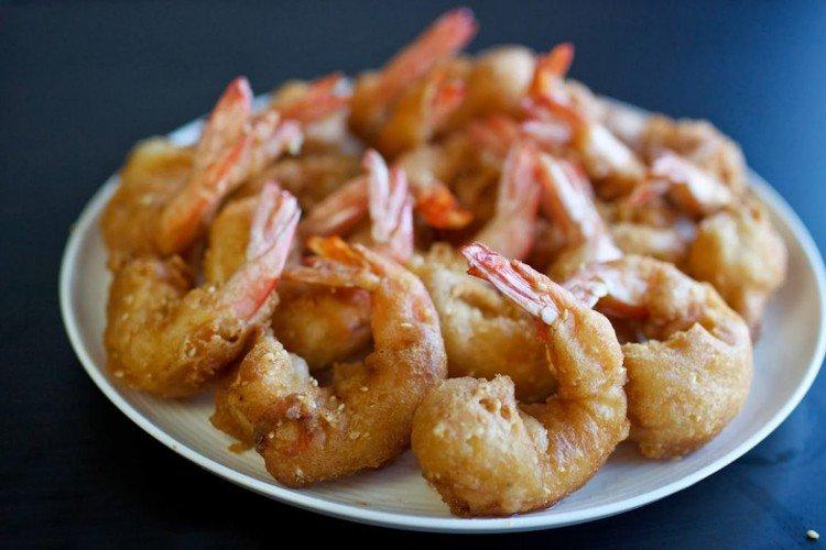 Camarones rebozados con clara de huevo