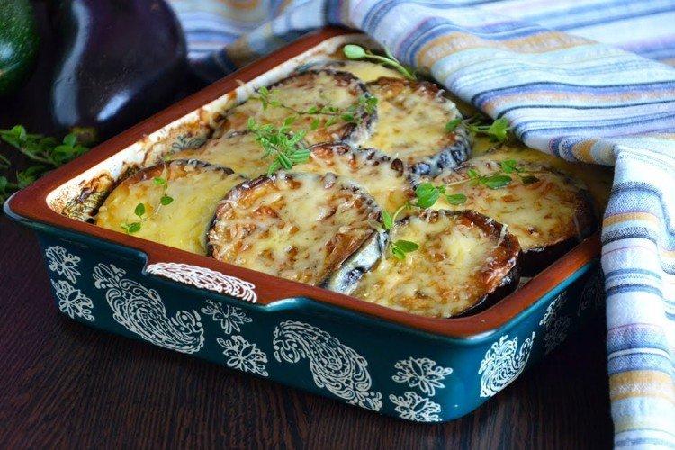Schweinefleisch mit Kartoffeln und Auberginen