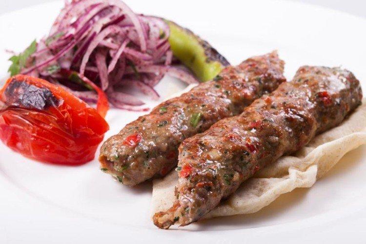 Lula kebab con pimiento dulce