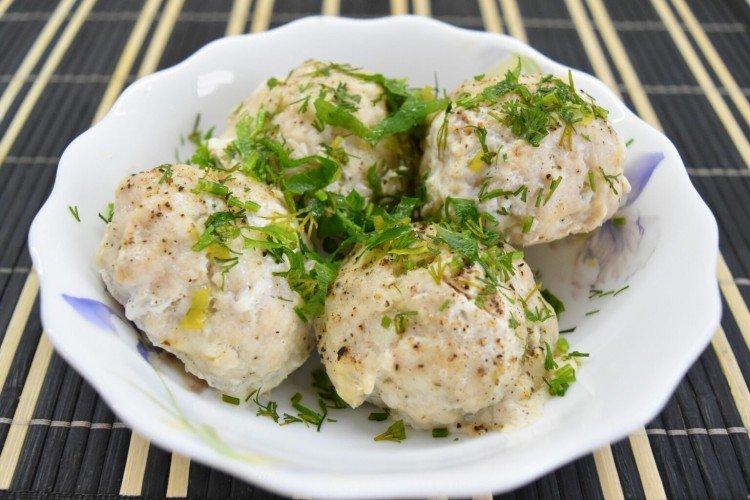 Albóndigas de pollo al vapor con arroz