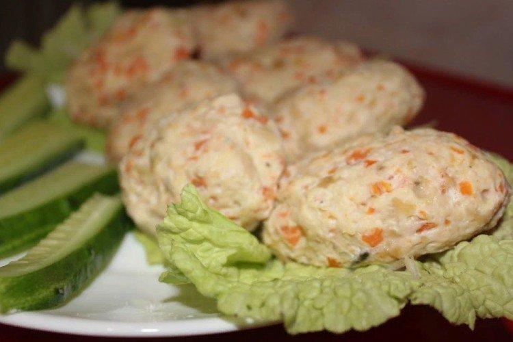 Albóndigas de pollo al vapor con zanahoria