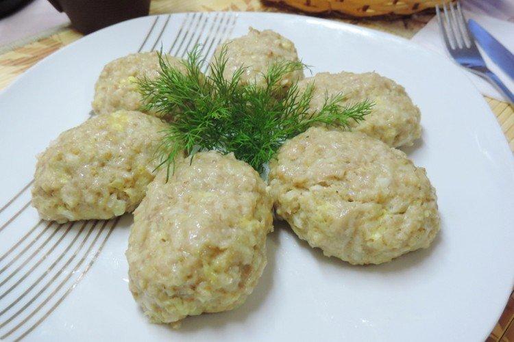 Albóndigas de pollo al vapor con queso