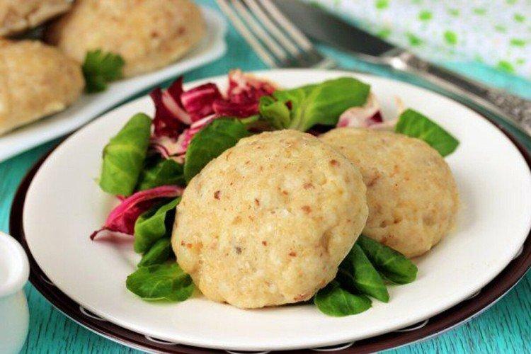 Albóndigas de pollo al vapor con patatas