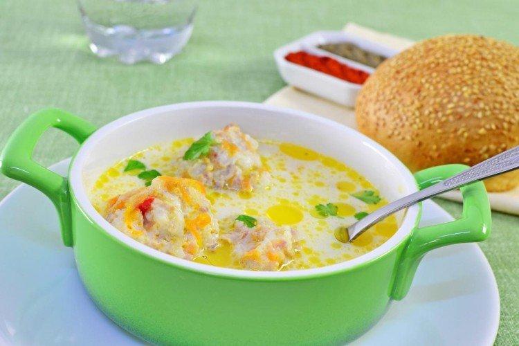 Cheese Soup with Chicken Meatballs