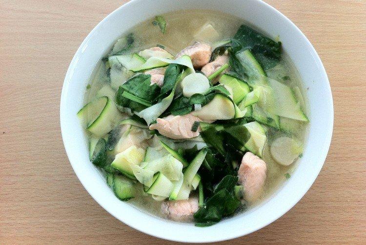 Fischsuppe mit Zucchini