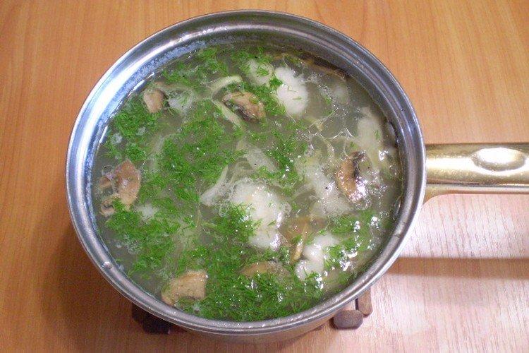 Fischsuppe mit Pilzen