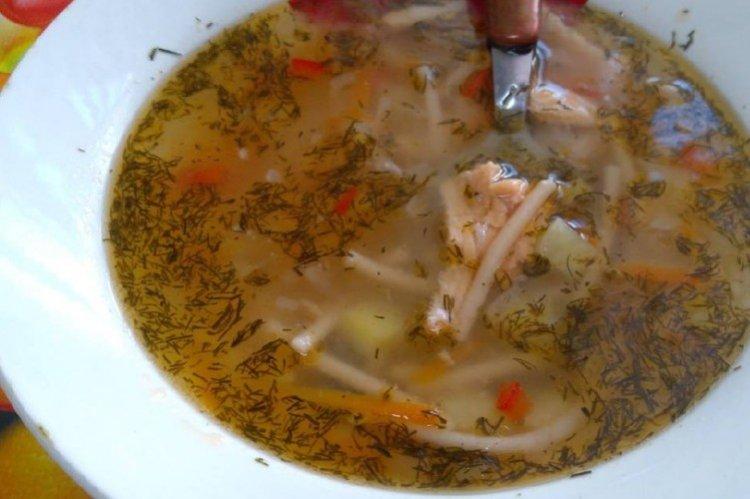 Fischsuppe mit Fadennudeln