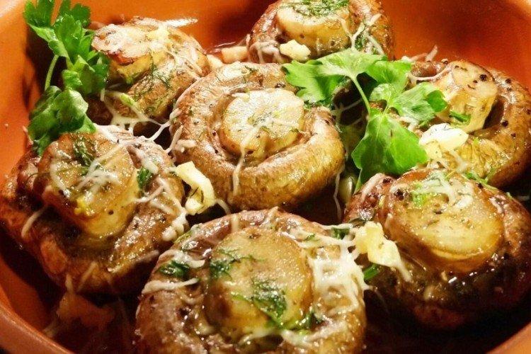 Champiñones asados con hierbas