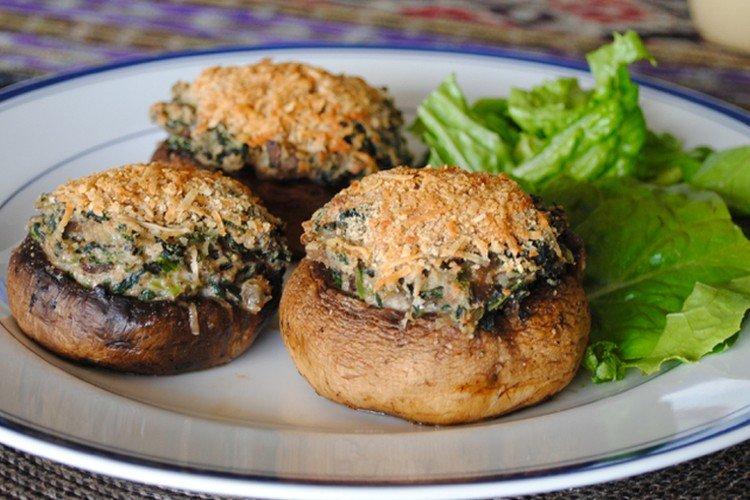 Champiñones rellenos de espinacas