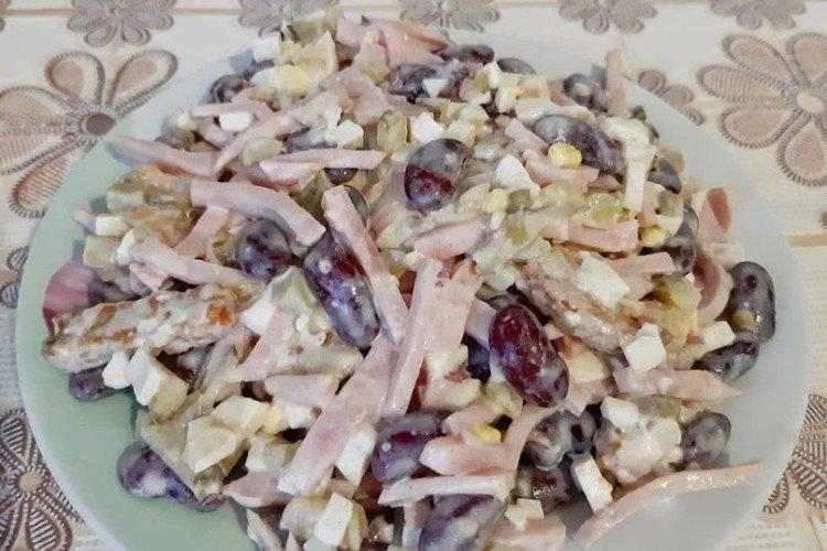 Salat mit Schinken und Bohnen