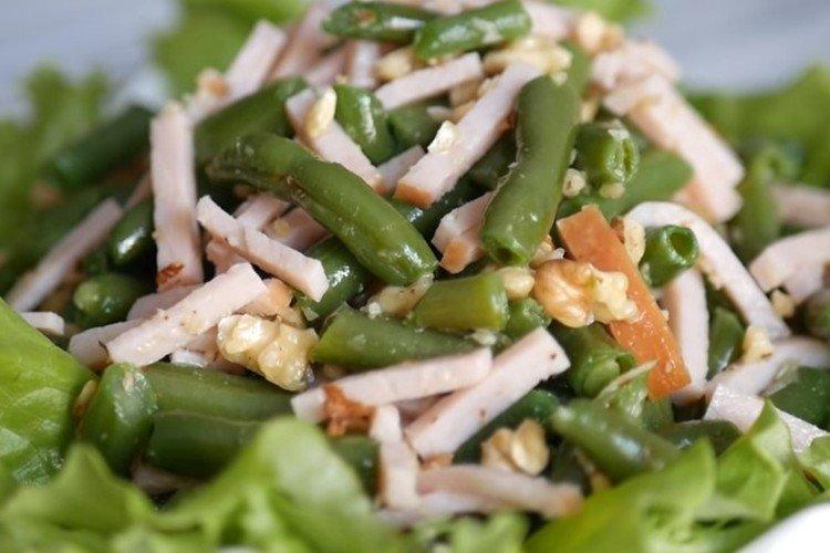 Salat mit Schinken und grünen Bohnen