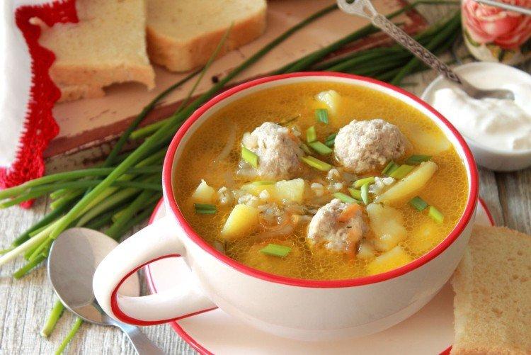 Meatball and Bulgur Soup