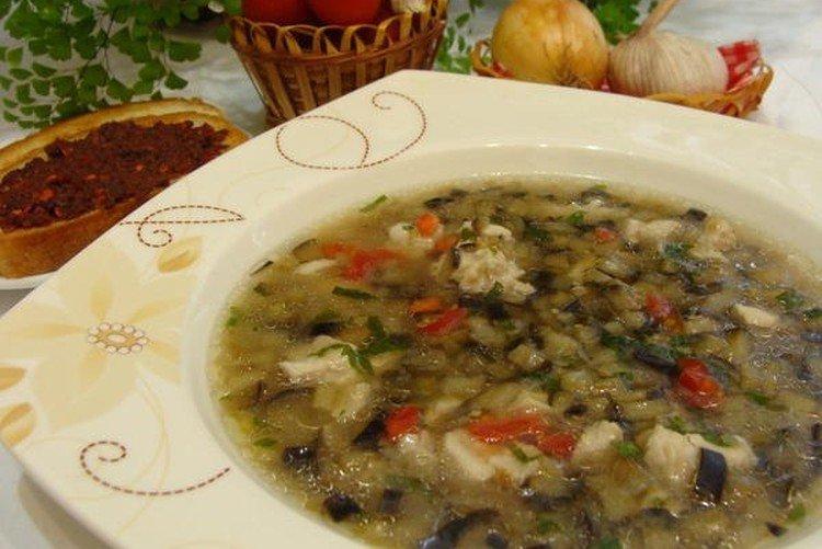 Hühnersuppe mit Auberginen