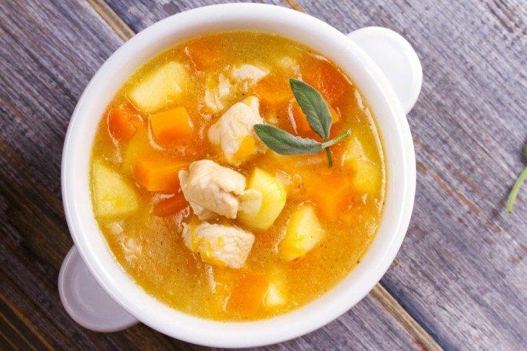 Hühnersuppe mit Kürbis
