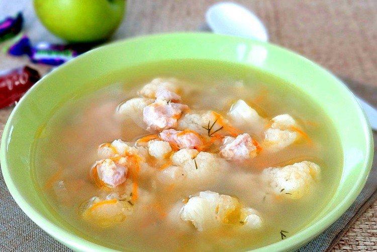 Hühnersuppe mit Blumenkohl