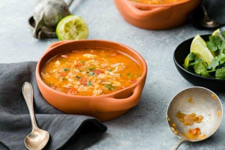 Hühnersuppe mit Linsen