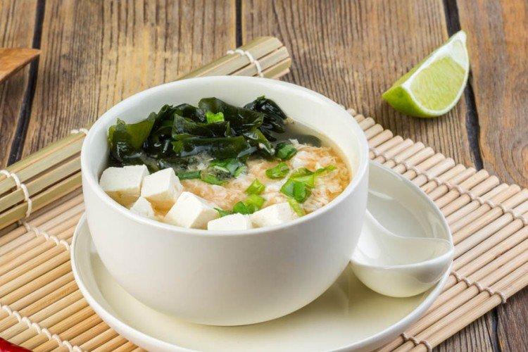 Hühnersuppe mit Tofu