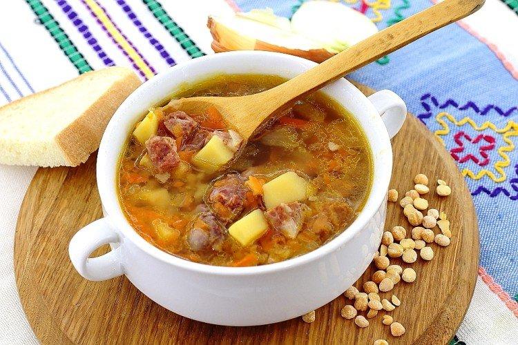 Sopa de guisantes con costillas ahumadas en olla multifunción