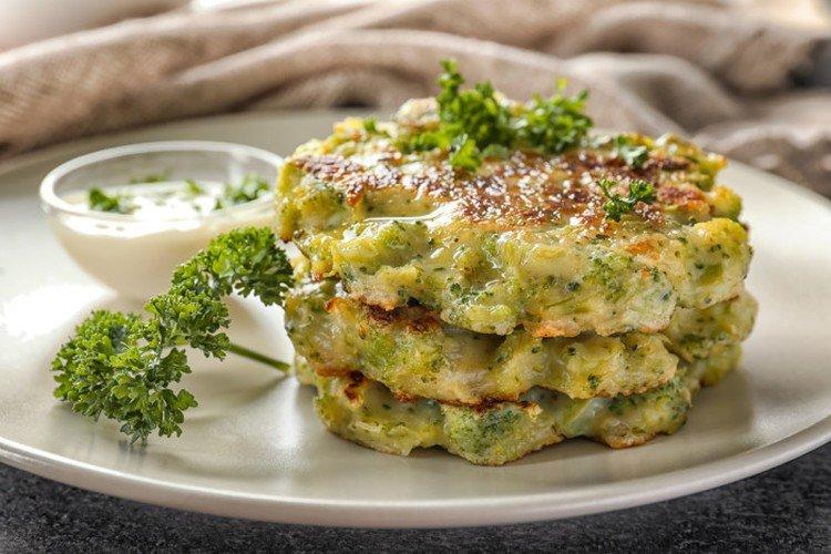 Tortitas de calabacín con brócoli