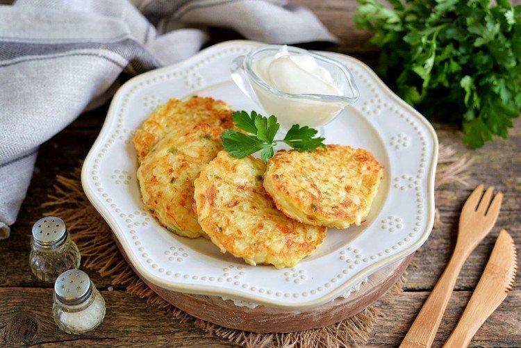 Tortitas de calabacín con col