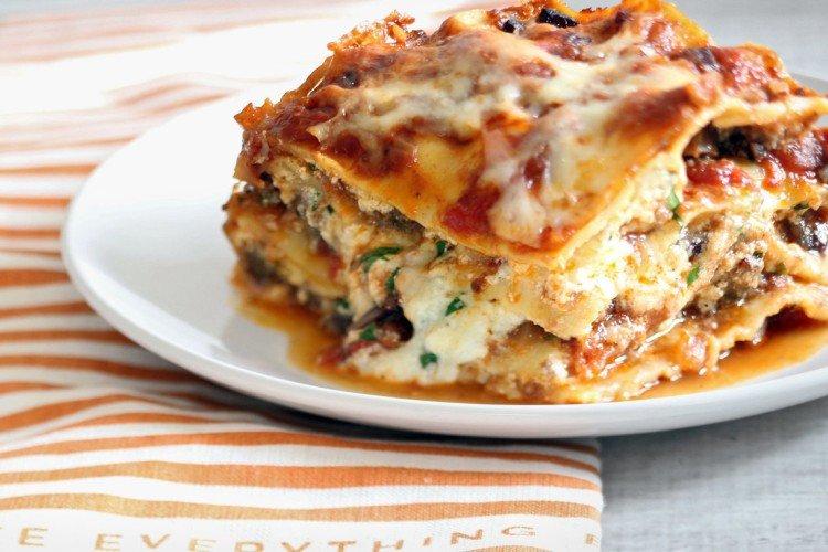 Lasaña de lavash con carne picada