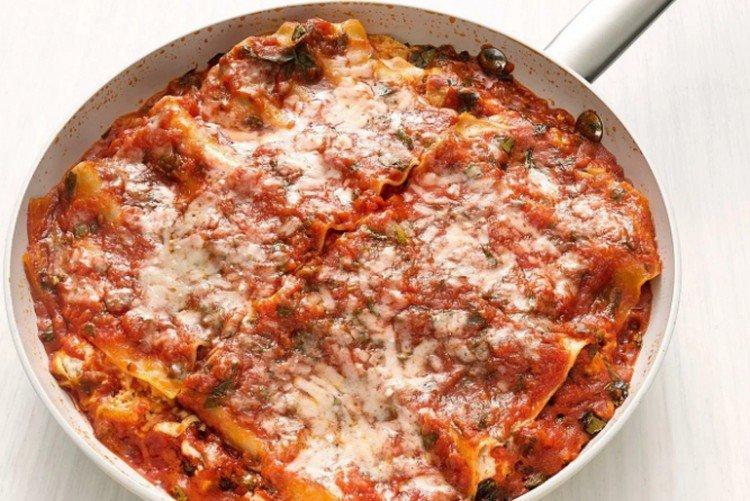 Lasaña con carne picada en sartén