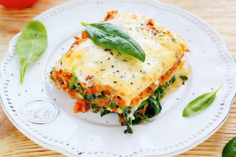Lasaña con carne picada y espinacas