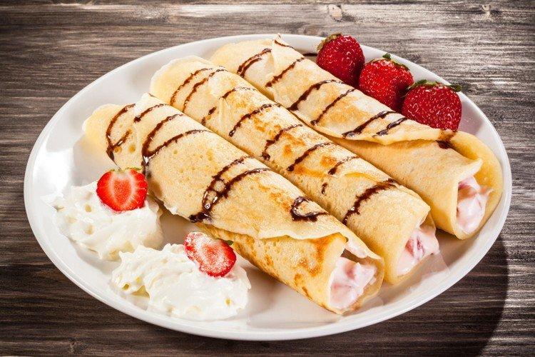 Mit Erdbeeren