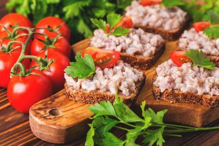 Forshmak with Tomato Juice