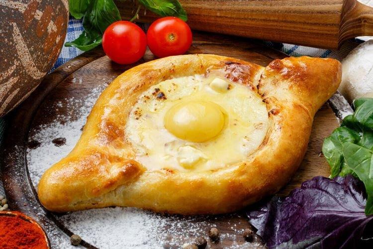 Chatschapuri nach Adscharien-Art mit Kefir