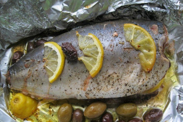 Atún con limón y hierbas al horno