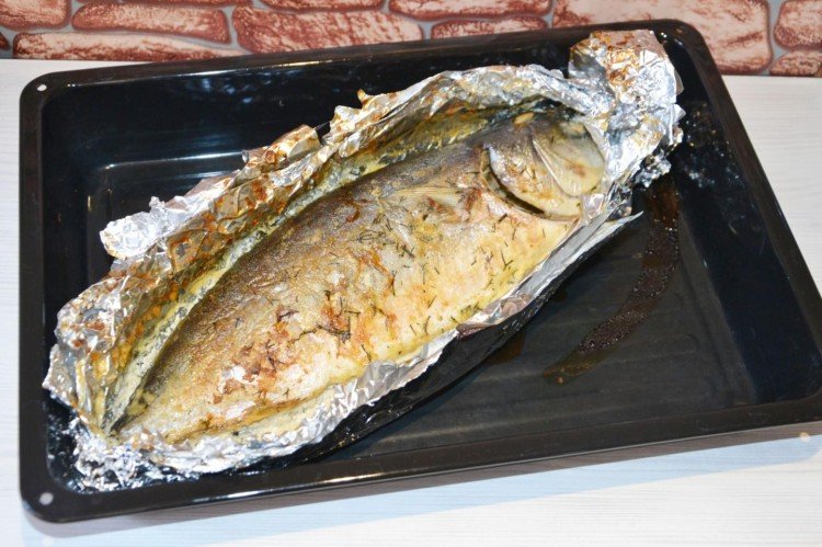 Atún con salsa agria al horno
