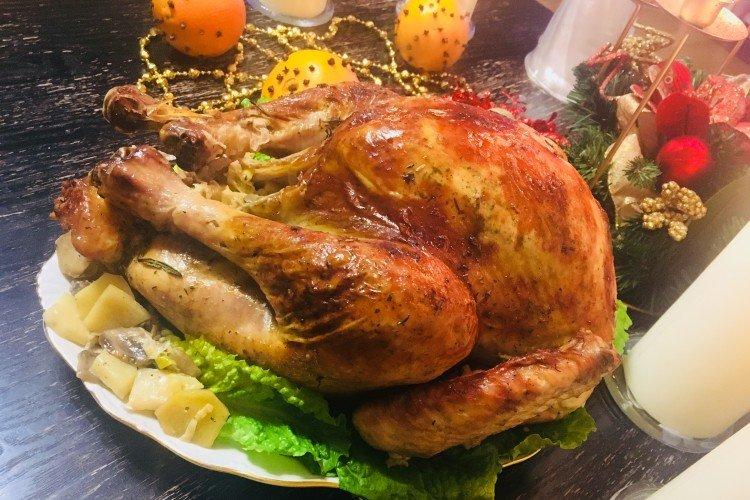 Turkey Stuffed with Potatoes and Mushrooms