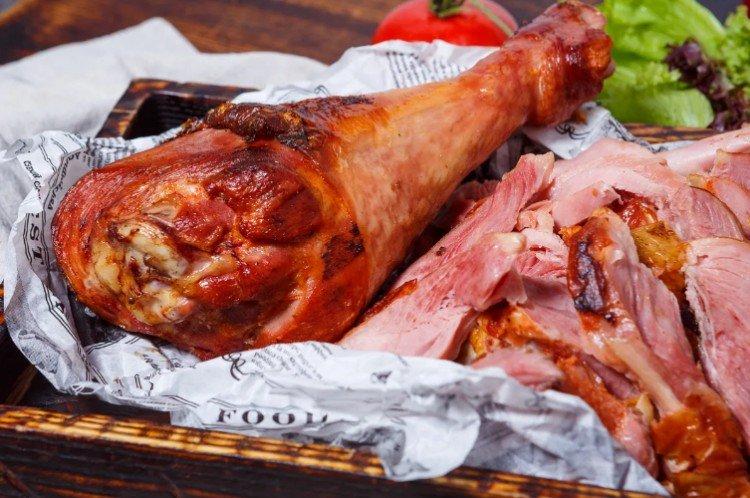 Turkey Drumstick with Apple