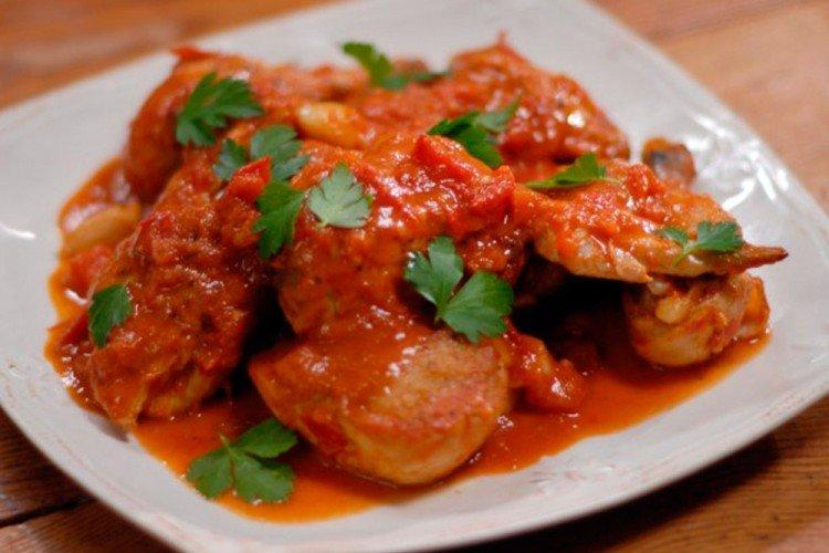 Pollo en tomate