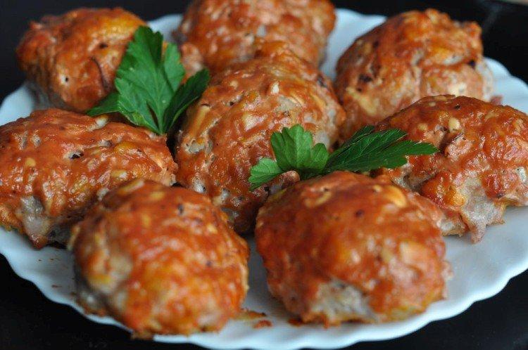 Rollos de col rellenos perezosos con repollo chino y carne picada