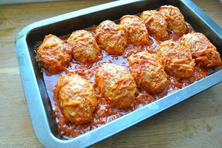 Rollos de col rellenos perezosos al horno