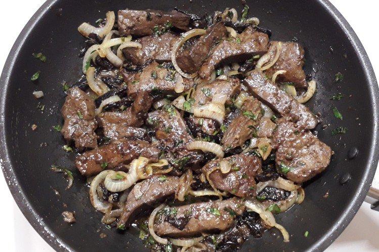 Putenleber mit Pflaumen