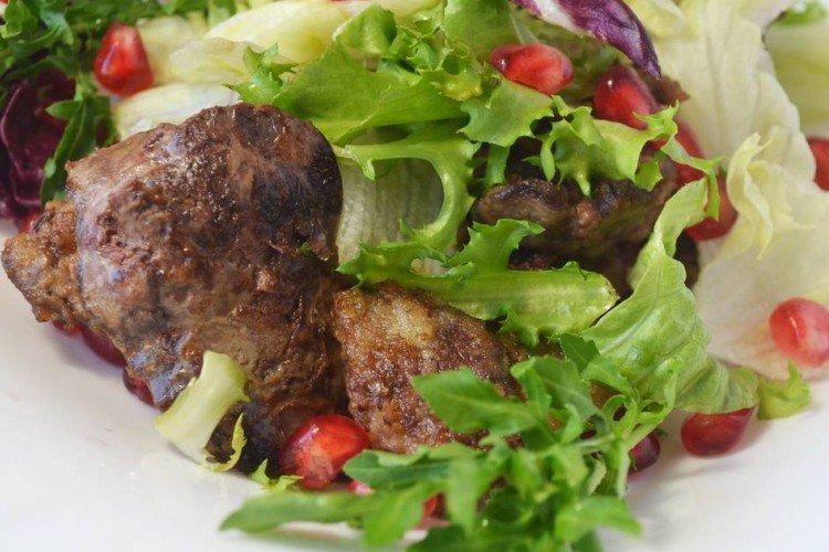 Salat aus Putenleber mit Granatapfel