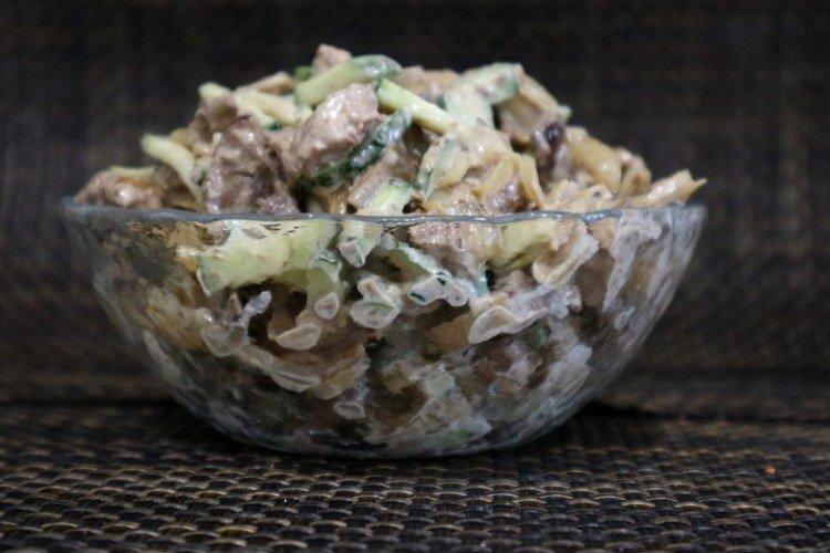 Salat aus Putenleber mit Gurke